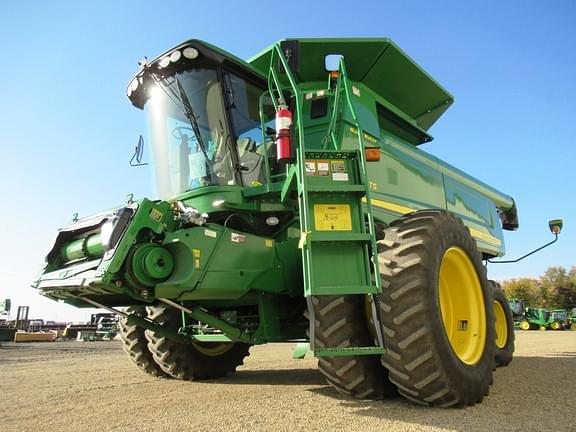 Image of John Deere 9770 STS equipment image 4