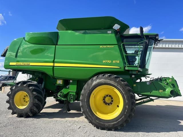 Image of John Deere 9770 STS equipment image 1