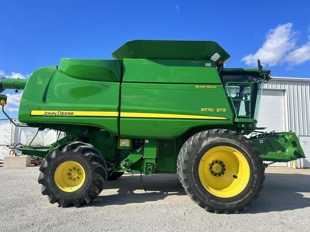 Image of John Deere 9770 STS equipment image 2