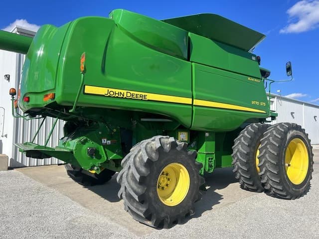 Image of John Deere 9770 STS equipment image 3