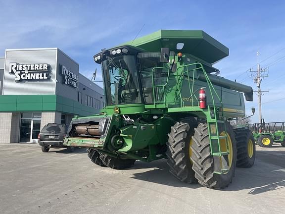 Image of John Deere 9770 STS equipment image 4