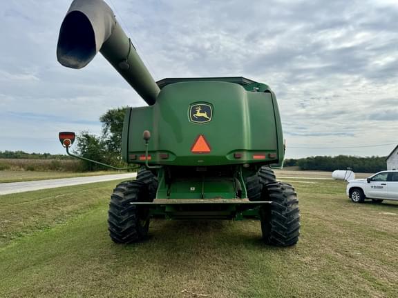 Image of John Deere 9770 STS equipment image 2