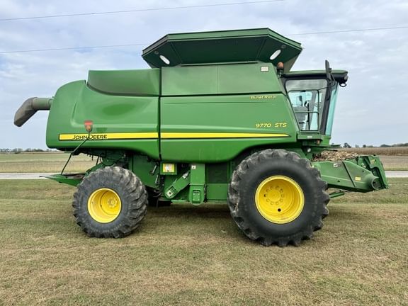 2010 John Deere 9770 STS Equipment Image0