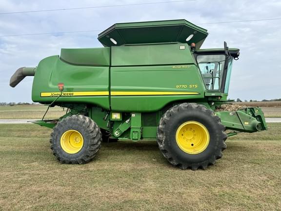 Image of John Deere 9770 STS equipment image 1