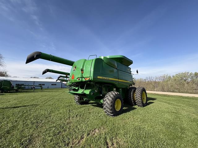 Image of John Deere 9770 STS equipment image 2