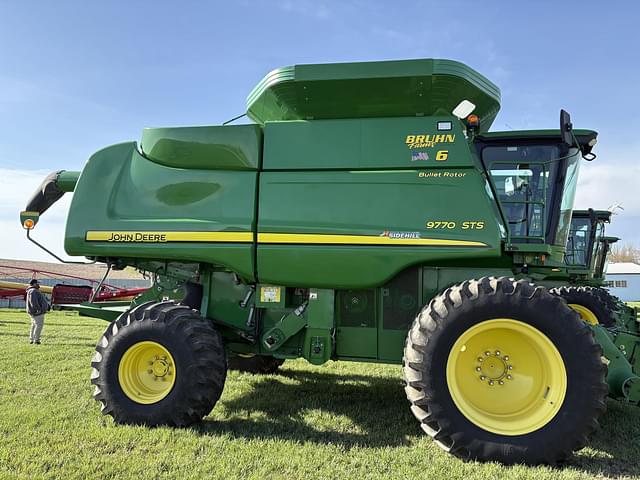 Image of John Deere 9770 STS equipment image 1