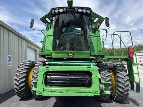 Image of John Deere 9770 STS equipment image 2