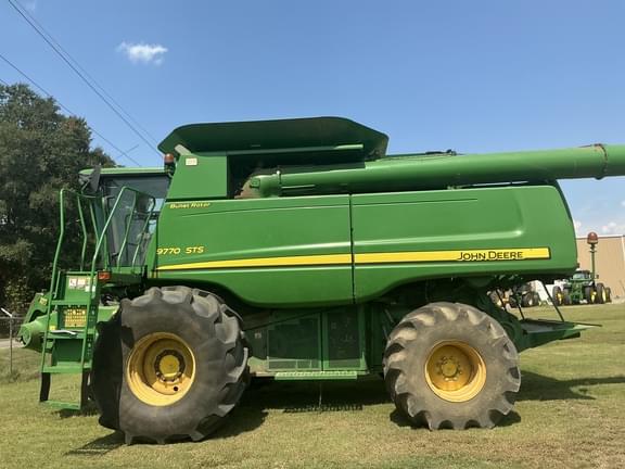 Image of John Deere 9770 STS equipment image 4