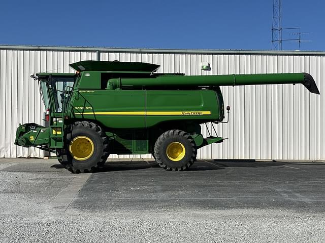 Image of John Deere 9770 STS equipment image 3