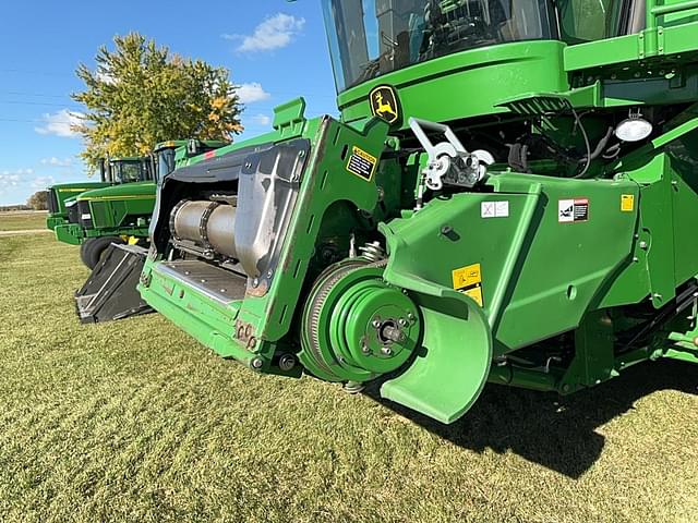 Image of John Deere 9770 STS equipment image 2