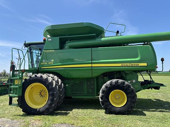 Image of John Deere 9770 STS equipment image 4