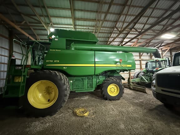 Image of John Deere 9770 STS equipment image 2