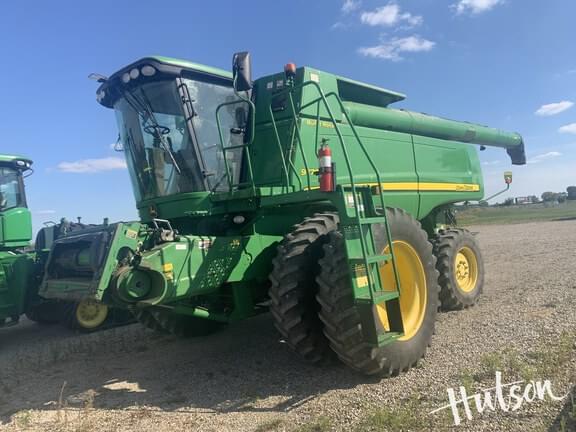 Image of John Deere 9770 STS equipment image 2