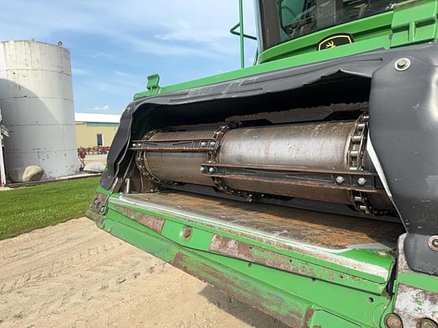 Image of John Deere 9770 STS equipment image 2