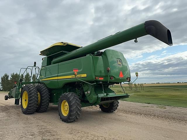 Image of John Deere 9770 STS equipment image 4