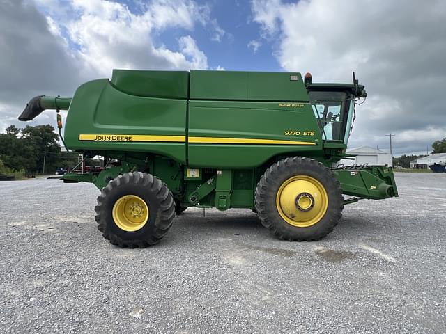 Image of John Deere 9770 STS equipment image 1