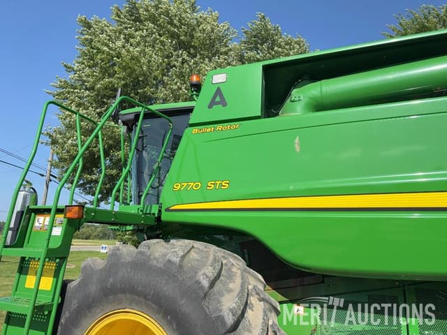 Image of John Deere 9770 STS equipment image 2