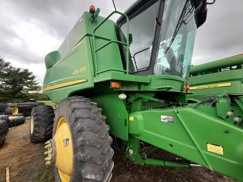 Image of John Deere 9770 STS Image 1