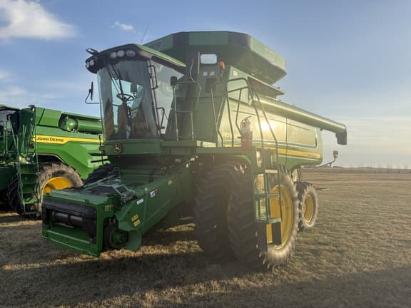 Image of John Deere 9870 STS equipment image 4