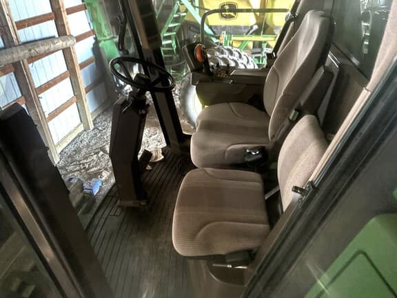 Image of John Deere 9870 STS equipment image 1