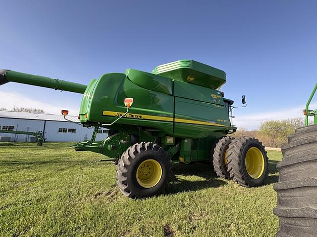 Image of John Deere 9870 STS equipment image 2