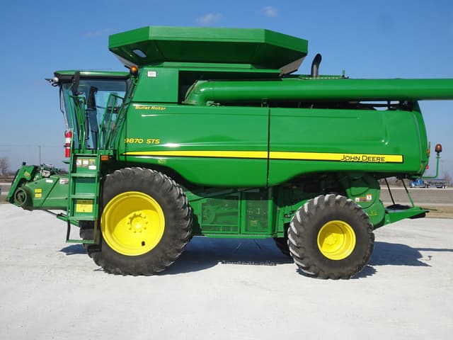 Image of John Deere 9870 STS equipment image 2