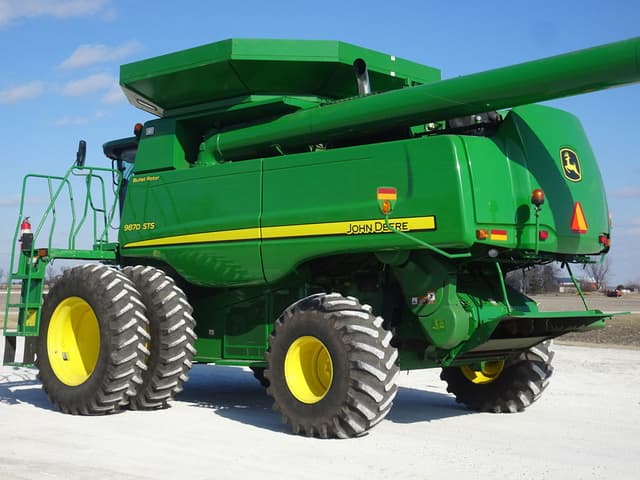 Image of John Deere 9870 STS equipment image 4
