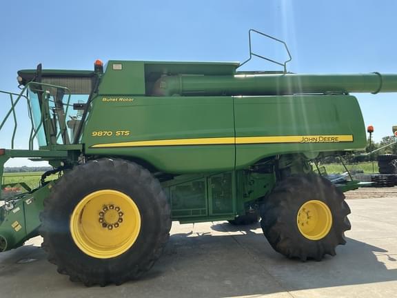 Image of John Deere 9870 STS equipment image 3
