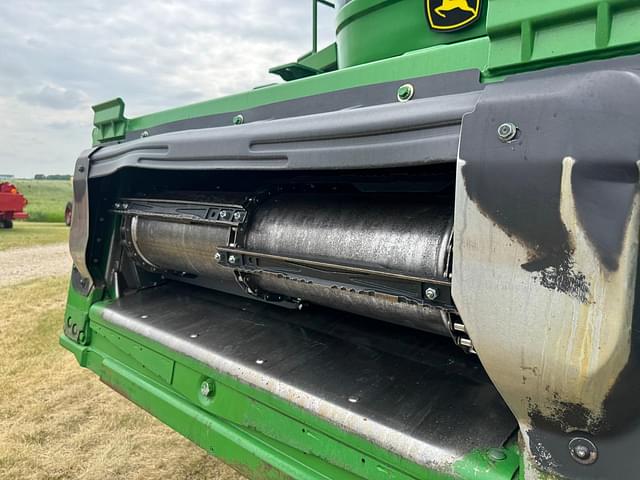 Image of John Deere 9870 STS equipment image 4