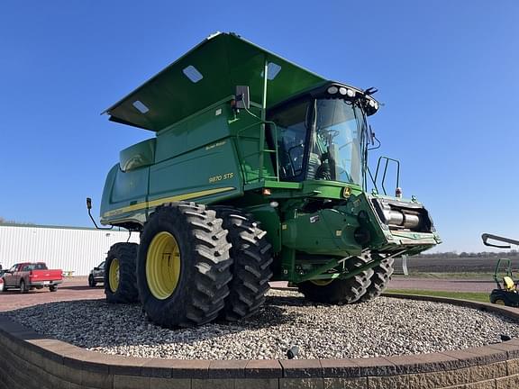 Image of John Deere 9870 STS equipment image 2