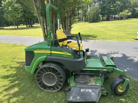 Image of John Deere 997 equipment image 3