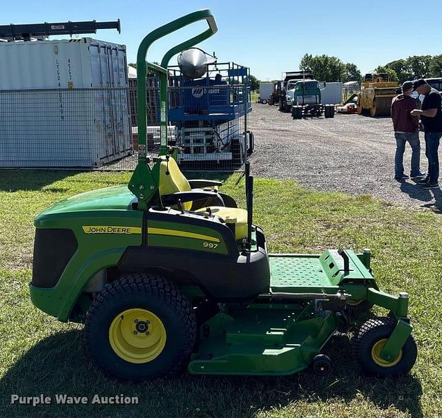 Image of John Deere 997 equipment image 3