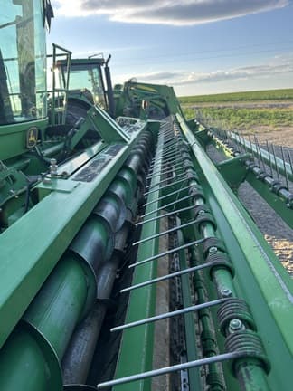 Image of John Deere A400 equipment image 3