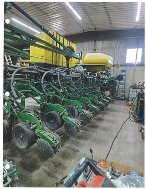 2010 John Deere DB60 Image