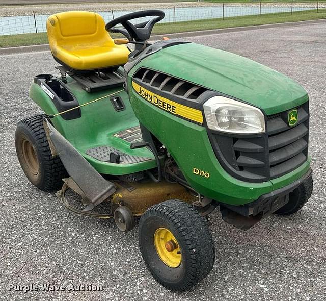 Image of John Deere D110 equipment image 2