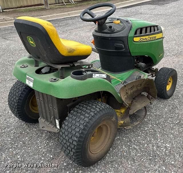 Image of John Deere D110 equipment image 4