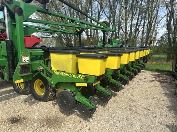 Image of John Deere DB44 equipment image 2