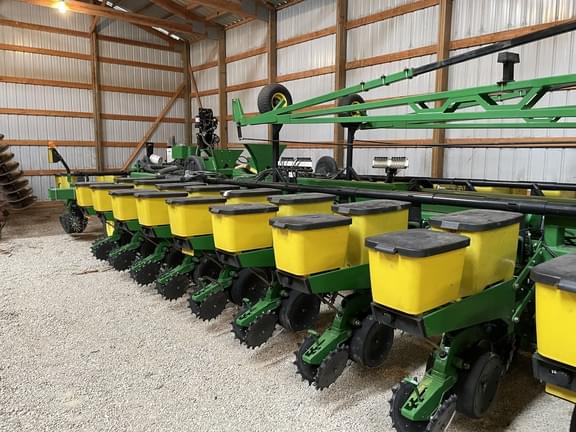 Image of John Deere DB44 equipment image 2