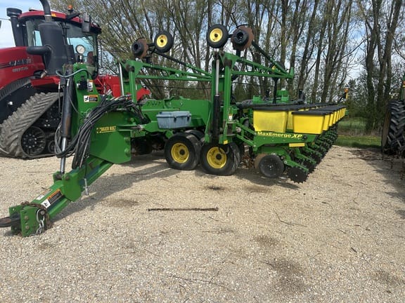 2010 John Deere DB44 Equipment Image0