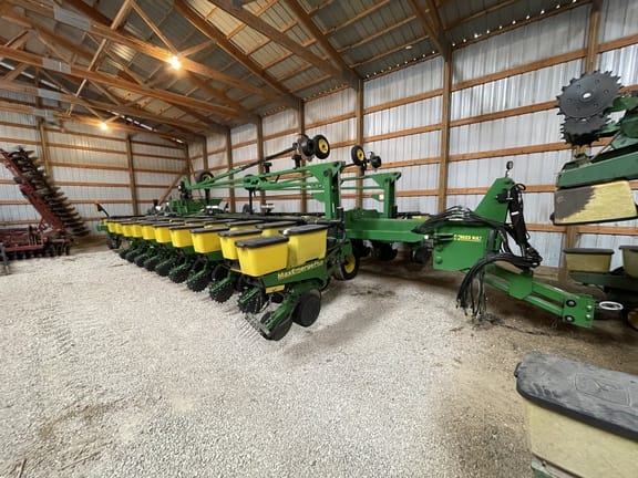 2010 John Deere DB44 Equipment Image0