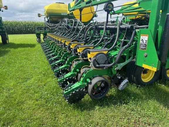 Image of John Deere DB58 equipment image 2