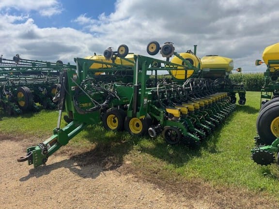2010 John Deere DB58 Equipment Image0