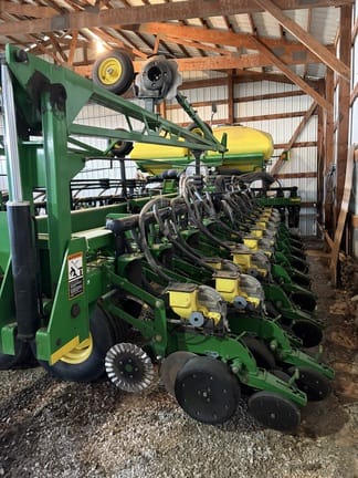 2010 John Deere DB60 Equipment Image0