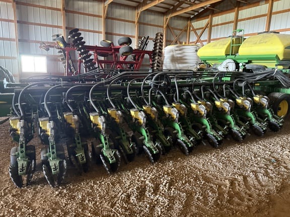 2010 John Deere DB60 Equipment Image0