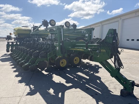 Image of John Deere DB60 equipment image 1