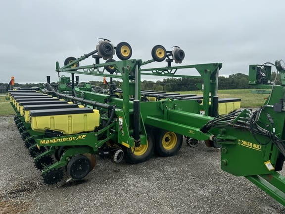 Main image John Deere DB60