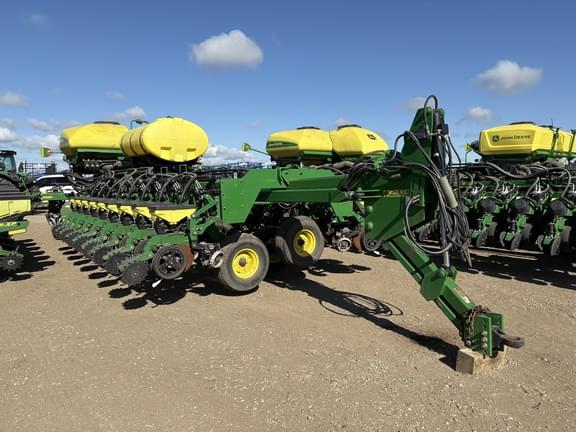 Image of John Deere DB44 Primary image