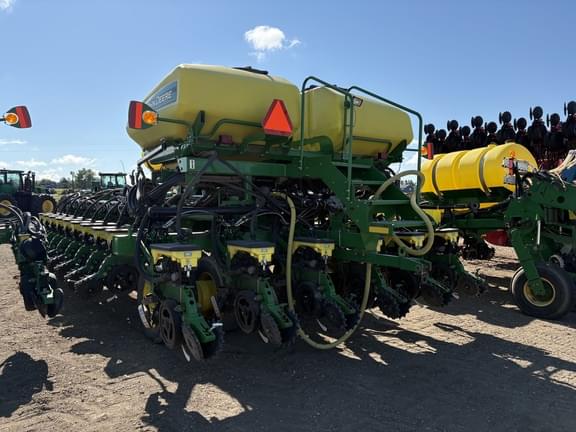 Image of John Deere DB44 equipment image 2