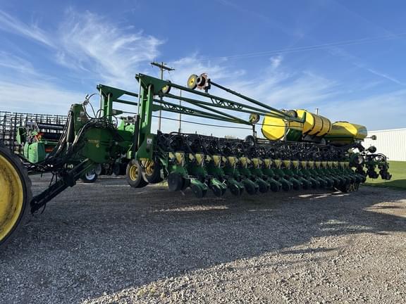 Image of John Deere DB88 equipment image 1
