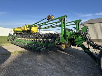Main image John Deere DB88